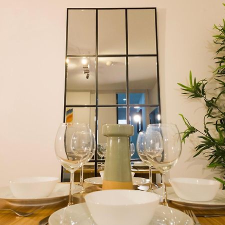 Plenty Of Parking Available; 3 Bedroom Apartment By Property Promise Cardiff Dış mekan fotoğraf