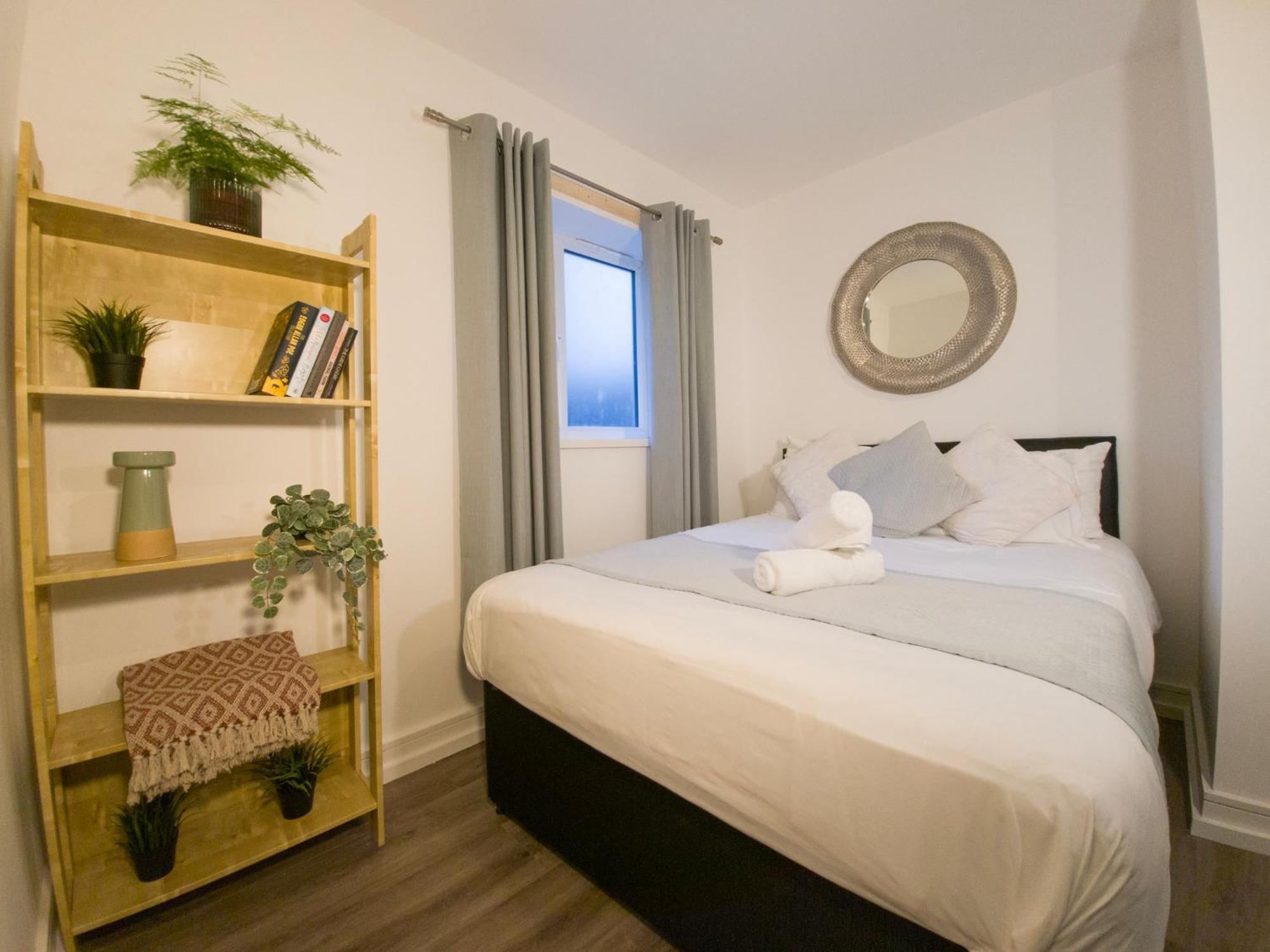 Plenty Of Parking Available; 3 Bedroom Apartment By Property Promise Cardiff Dış mekan fotoğraf