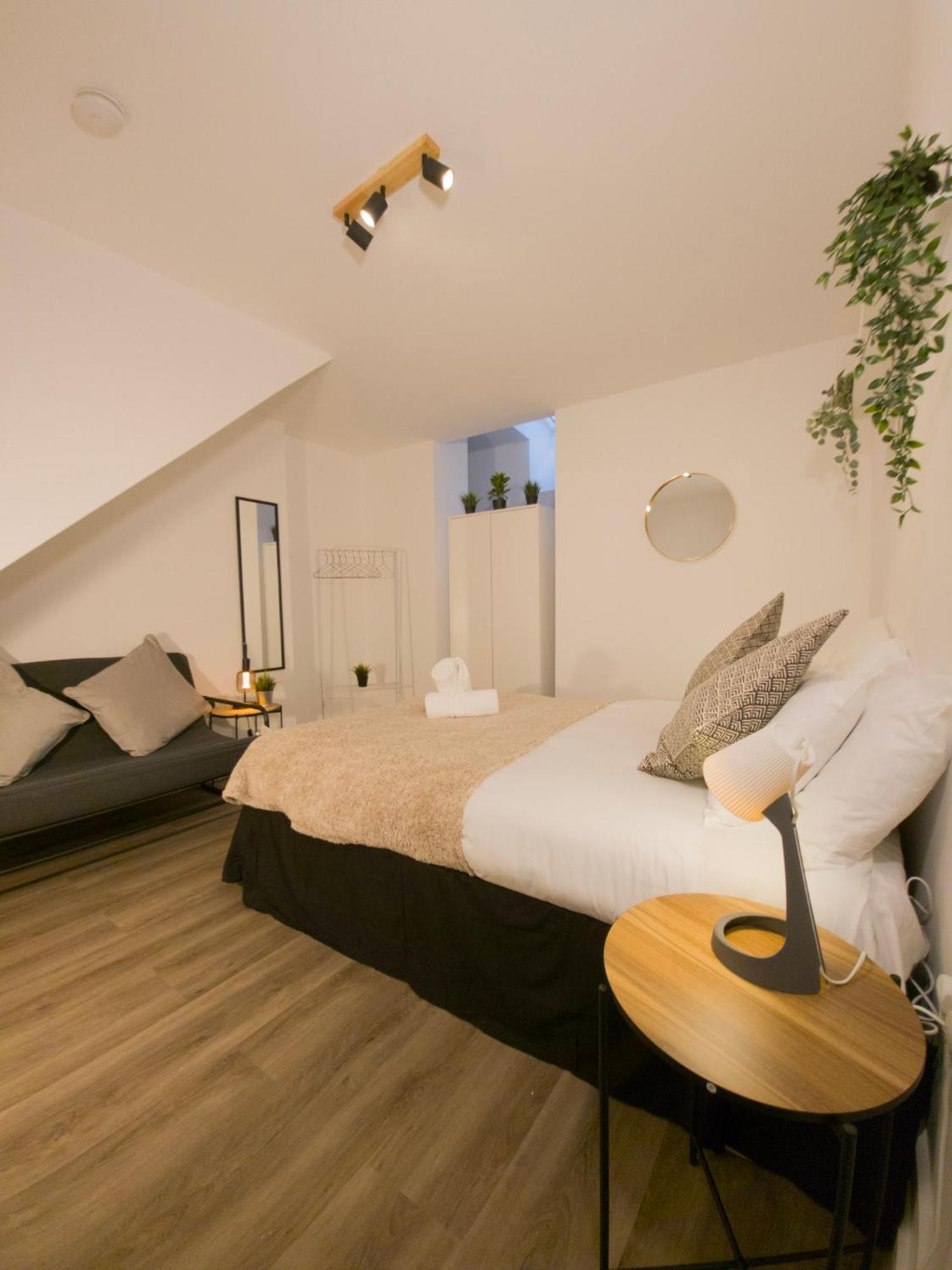 Plenty Of Parking Available; 3 Bedroom Apartment By Property Promise Cardiff Dış mekan fotoğraf