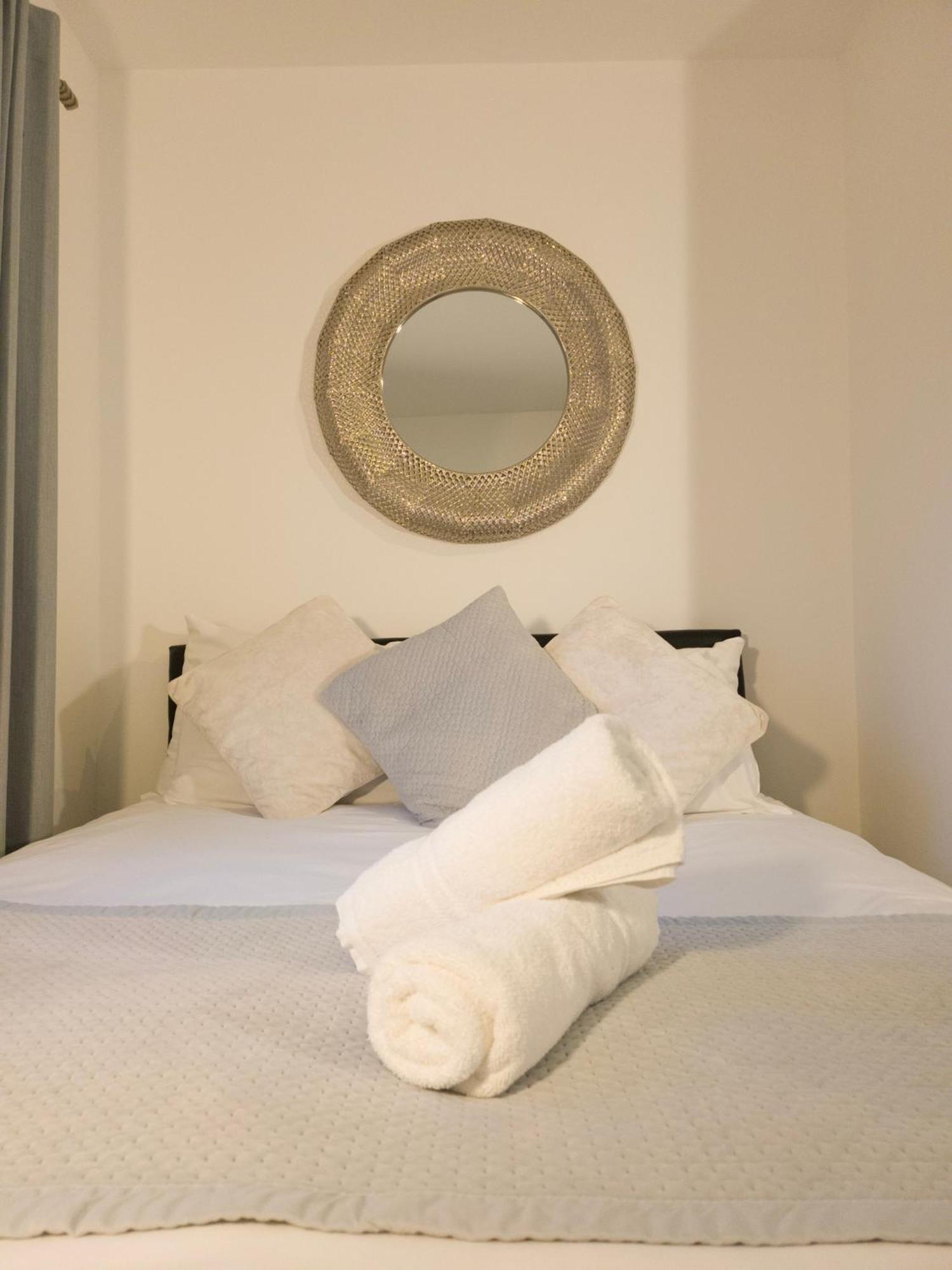 Plenty Of Parking Available; 3 Bedroom Apartment By Property Promise Cardiff Dış mekan fotoğraf