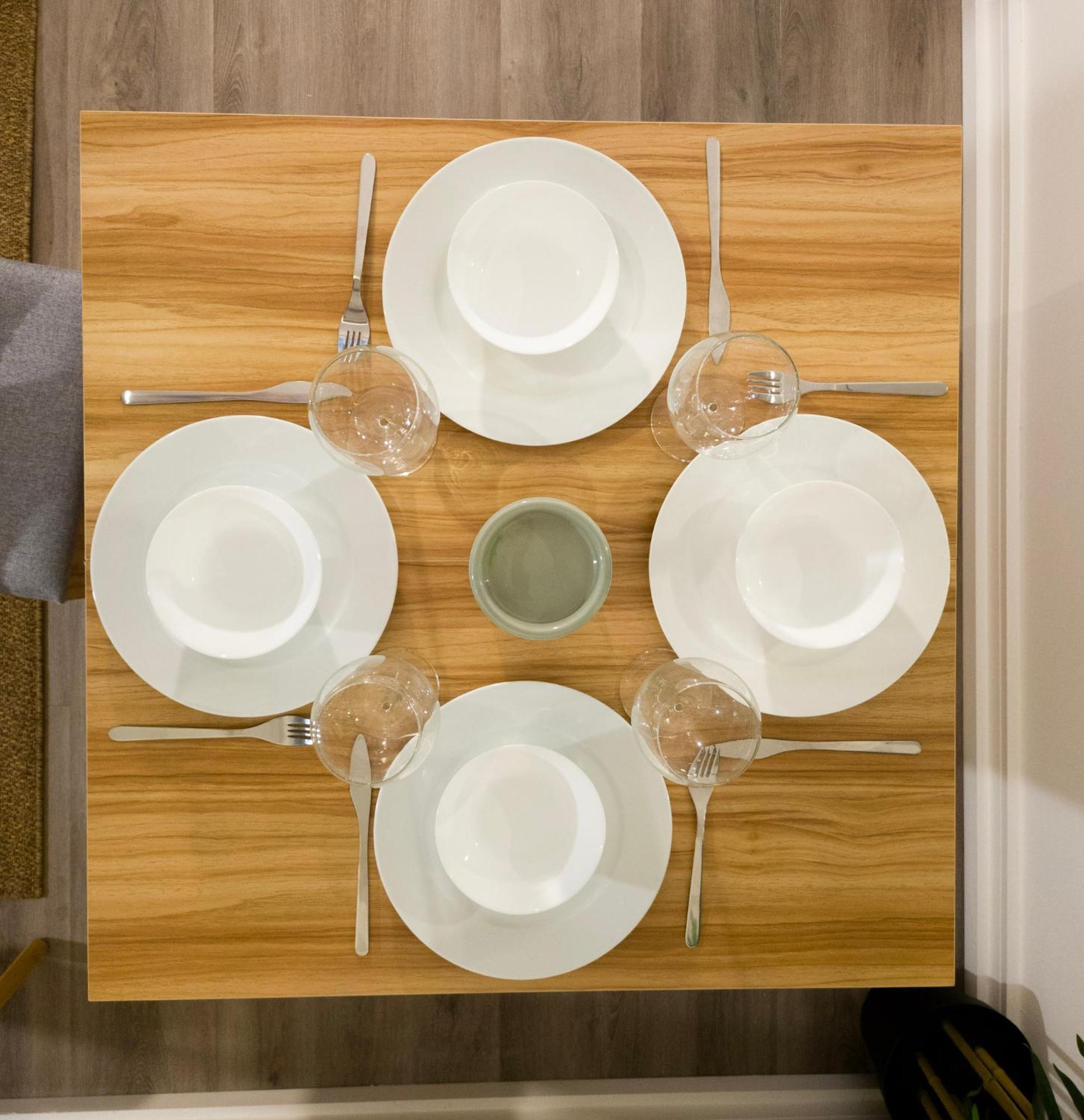 Plenty Of Parking Available; 3 Bedroom Apartment By Property Promise Cardiff Dış mekan fotoğraf